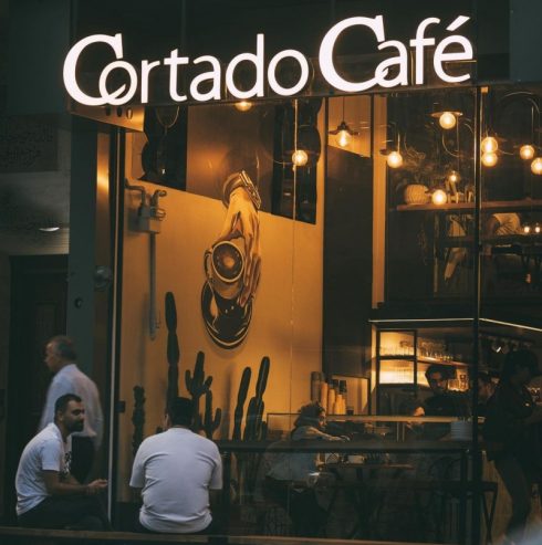 کافه رستوران کورتادو نیرو استخدام میکند